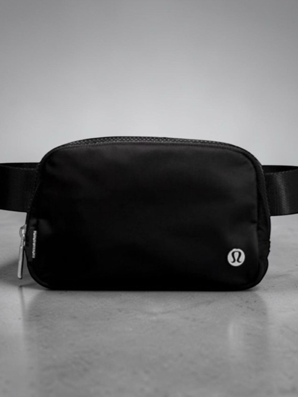LULULEMON Everywhere Belt Bag – Black 1L, Extended Strap, NWT - Picture 2 of 11